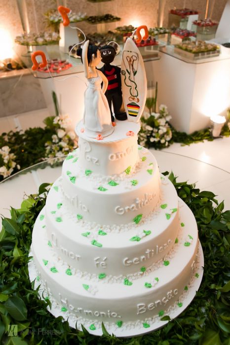 Foto  de Claudia e Raphael. bolos de casamento, casamento, claudia, noivinhos, raphael, topo de bolo